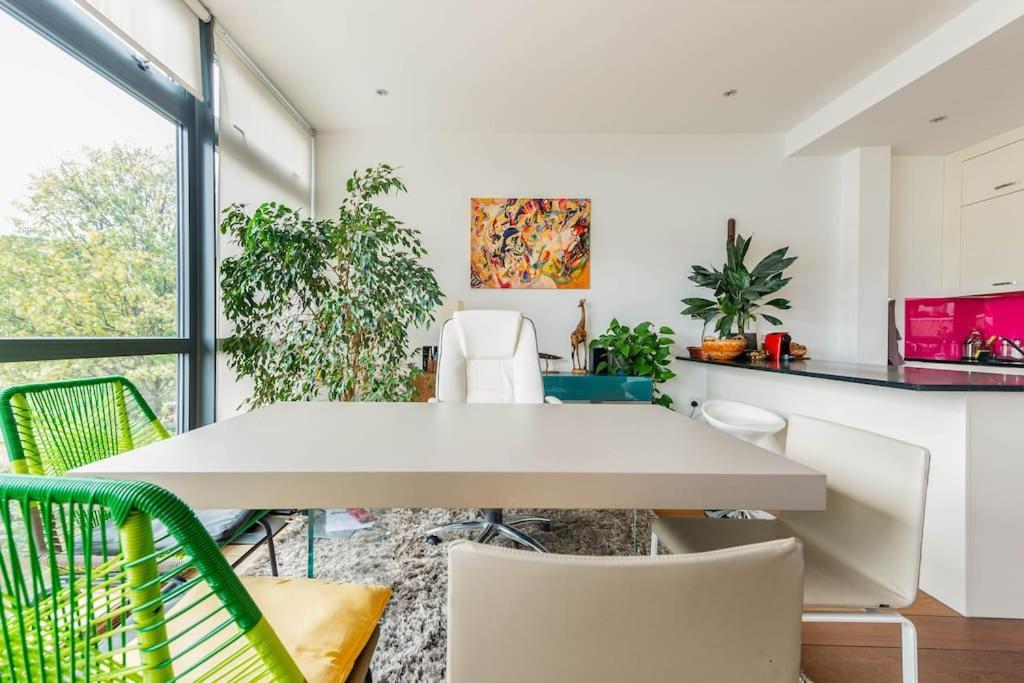 Apartament Luxurious Flat Sunny, Quiet, Design, Lift, Balcony Londyn Zewnętrze zdjęcie