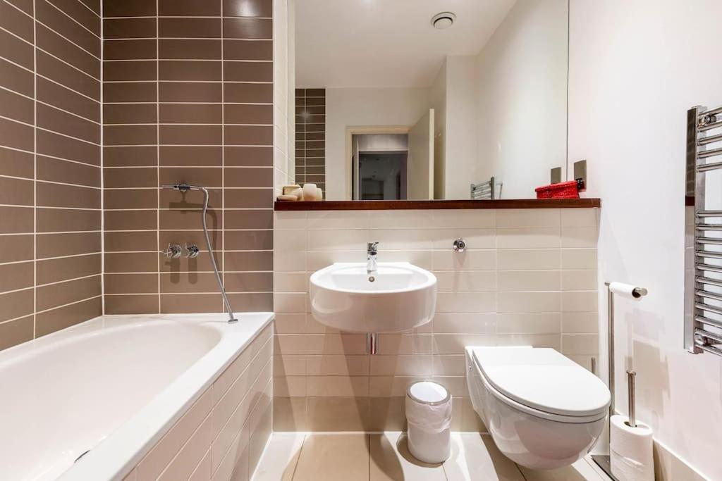 Apartament Luxurious Flat Sunny, Quiet, Design, Lift, Balcony Londyn Zewnętrze zdjęcie